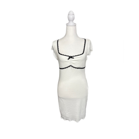 Papermoon Dresses & Skirts - Contrast Pipin White Mini